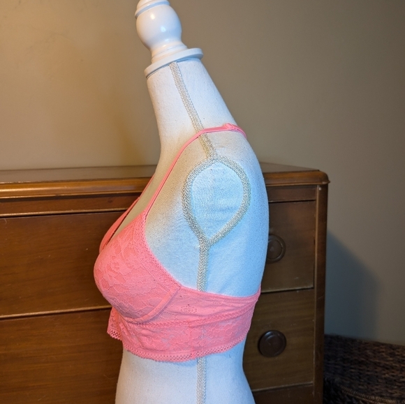 VICTORIA'S SECRET Bralette Wireless Lightly Lined Lace Push Up - Medium - Picture 3 of 11